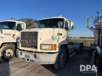 Main image Mack CH613